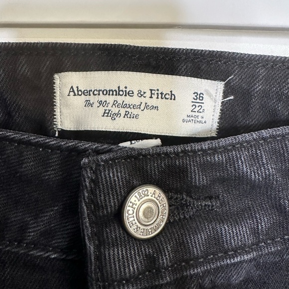 Abercrombie & Fitch 90s Relaxed Fit High Rise Curve Love Black Jeans Size 22R - Picture 5 of 5